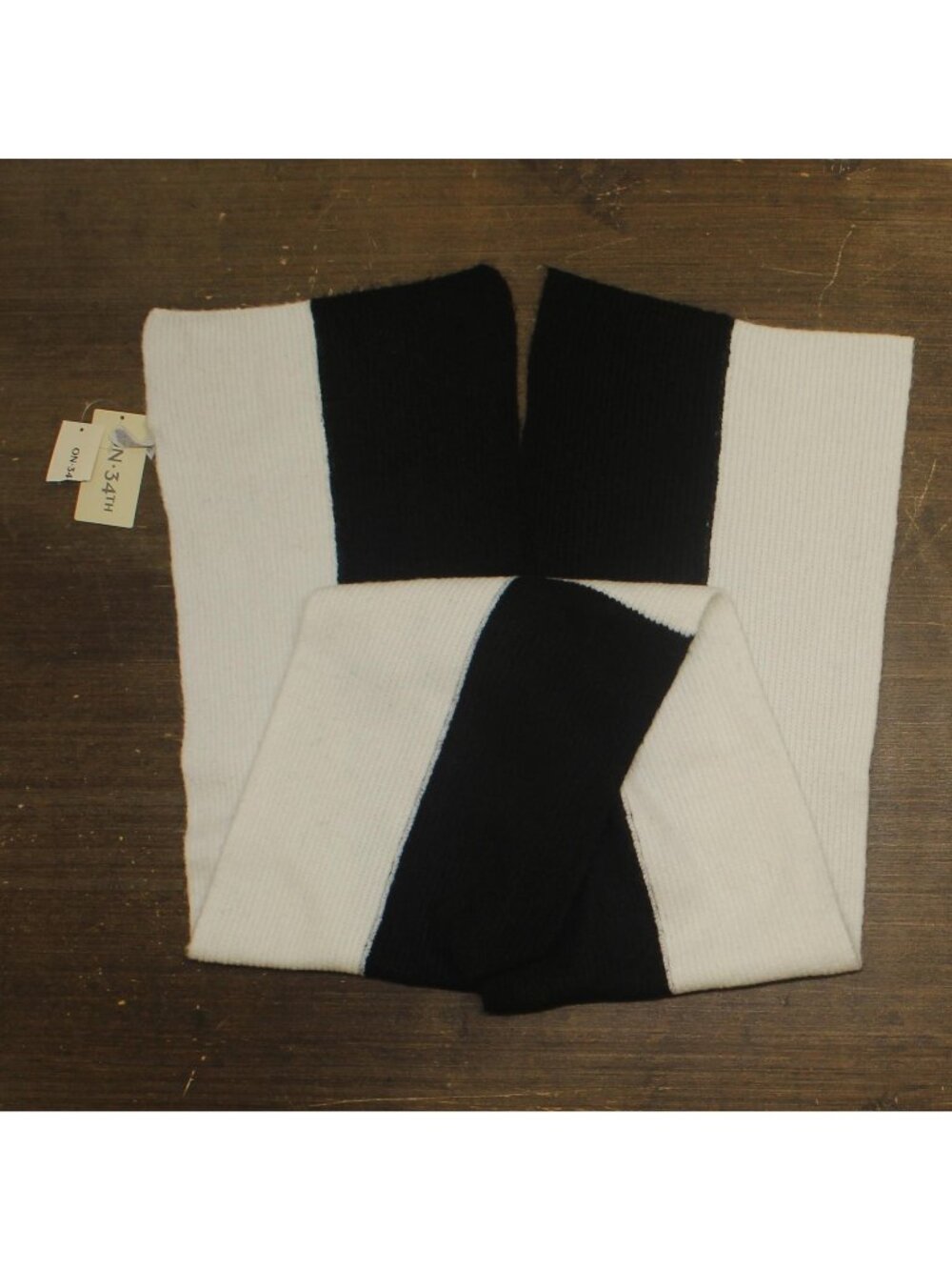 On 34th Brushed Rib Colorblocked Scarf MO9542503 Black / White